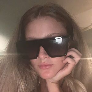 Oversized black skinnies